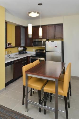 Hotel By Marriott Downtown Des Moines