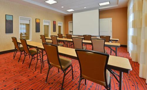 By Marriott Downtown Hotel