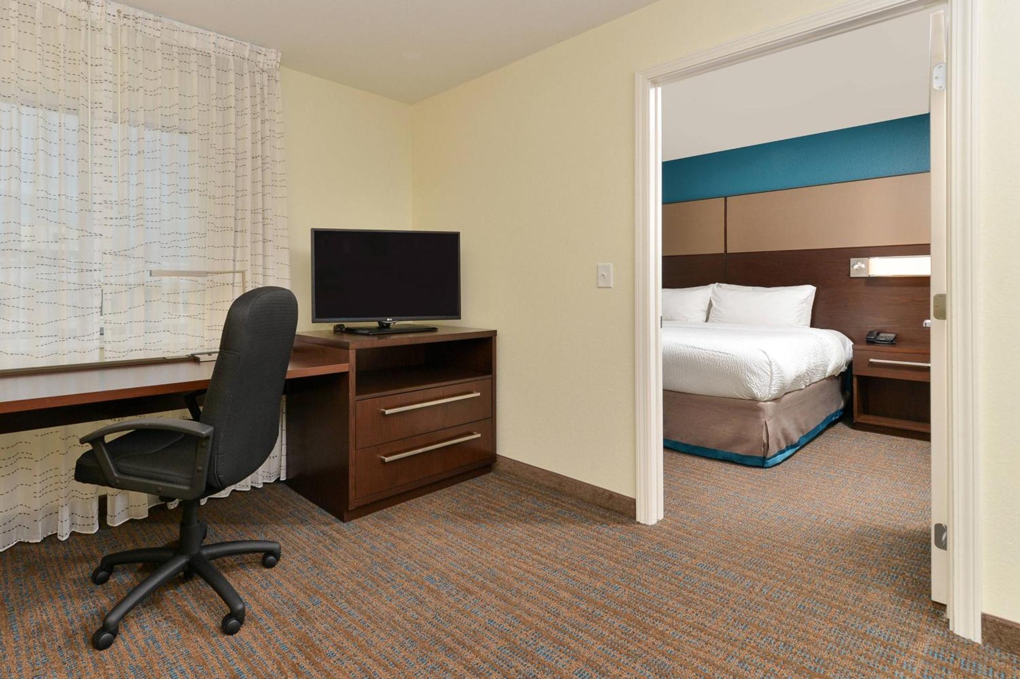 Hotel By Marriott Downtown 3*