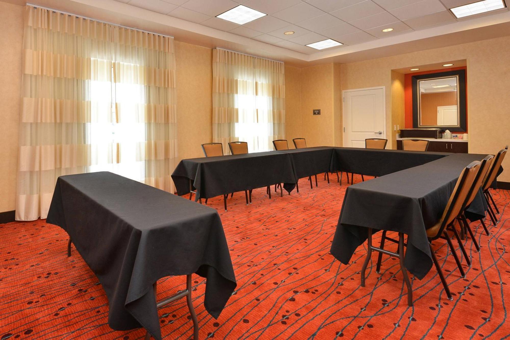 By Marriott Downtown Hotel