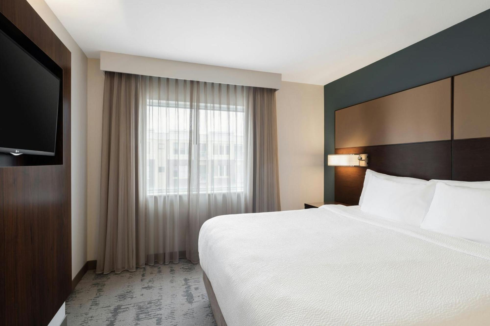 By Marriott Downtown Hotel 3*