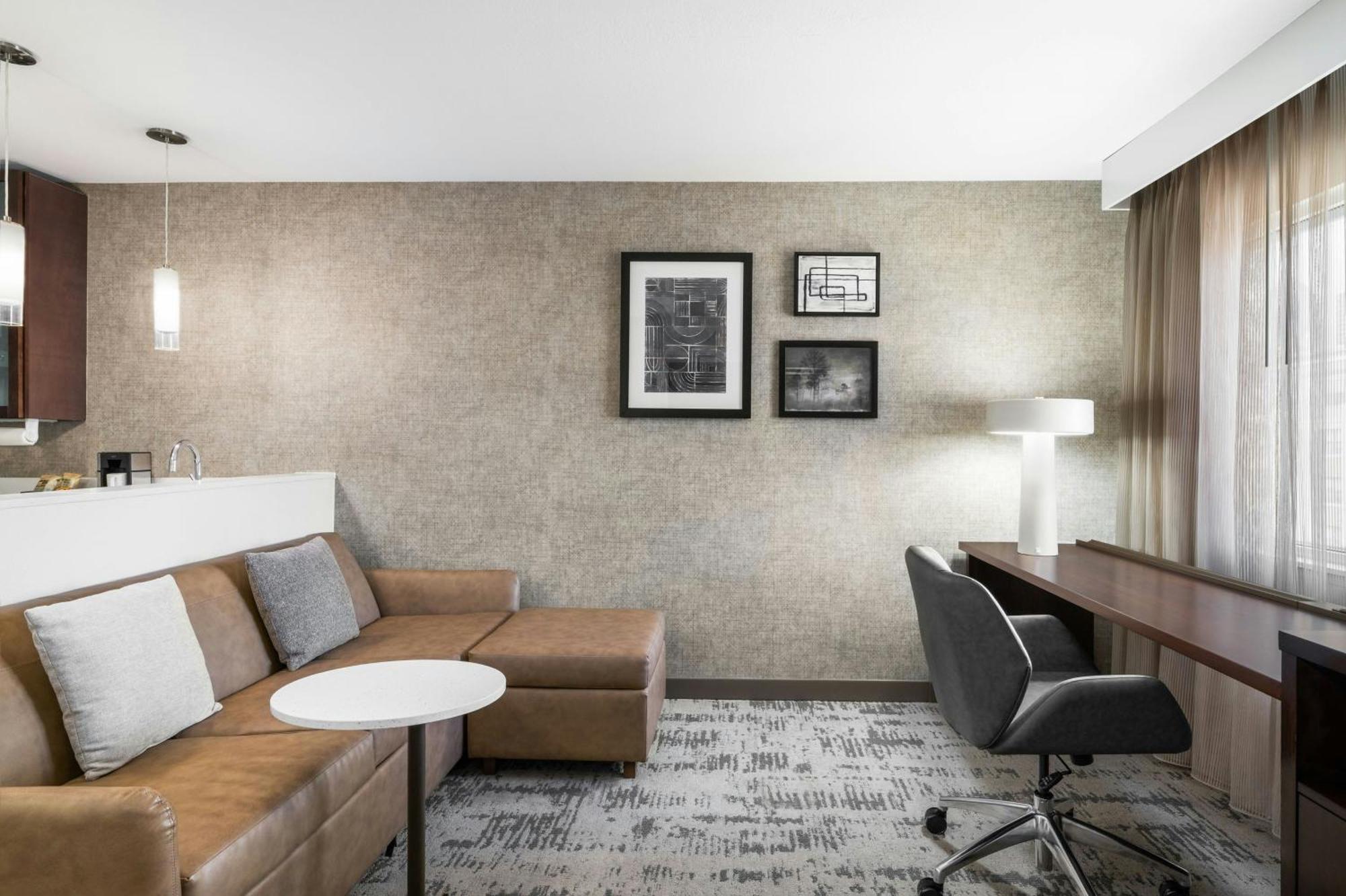 By Marriott Downtown Hotel
